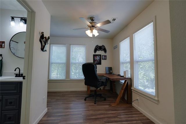 200 S Willis Avenue, Independence, MO 64050