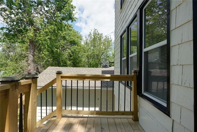 200 S Willis Avenue, Independence, MO 64050