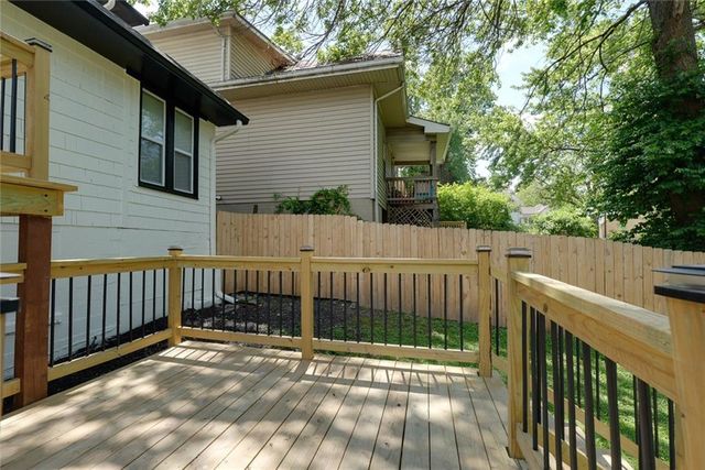 200 S Willis Avenue, Independence, MO 64050