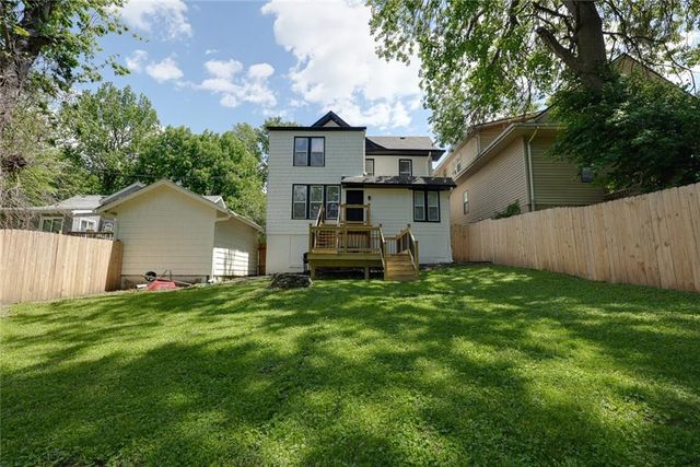 200 S Willis Avenue, Independence, MO 64050