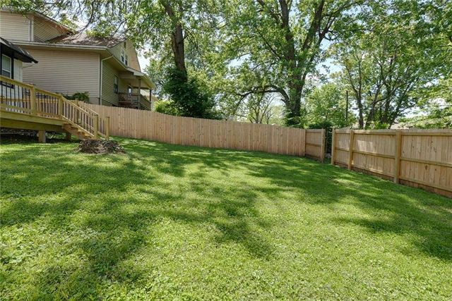 200 S Willis Avenue, Independence, MO 64050