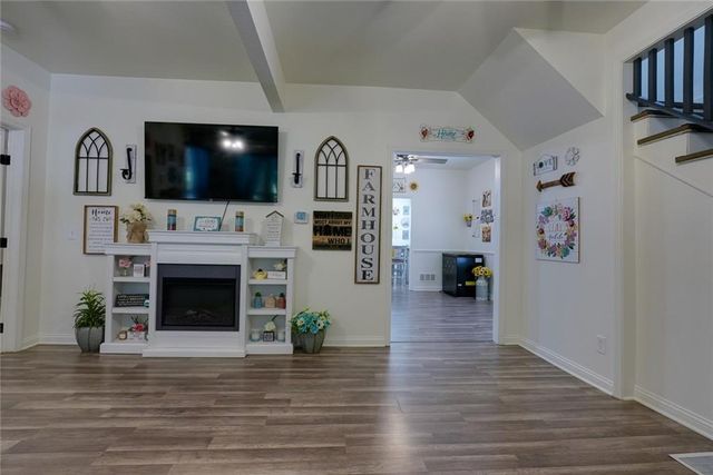 200 S Willis Avenue, Independence, MO 64050
