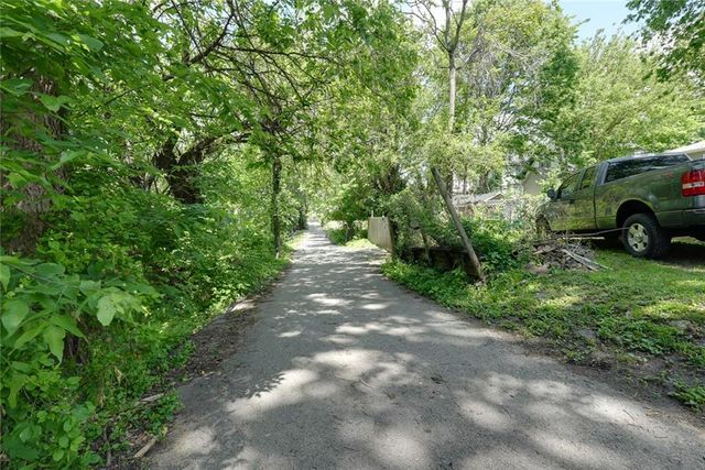 200 S Willis Avenue, Independence, MO 64050