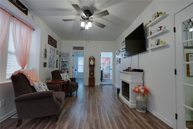 200 S Willis Avenue, Independence, MO 64050
