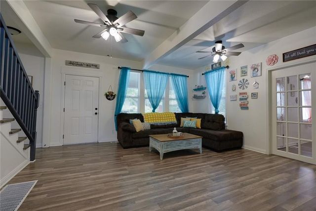 200 S Willis Avenue, Independence, MO 64050