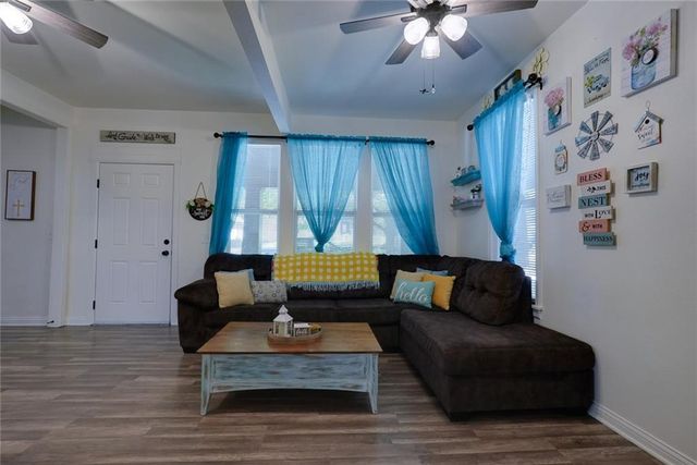 200 S Willis Avenue, Independence, MO 64050