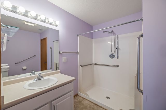 3218 SE Turnberry Drive, Ankeny, IA 50021