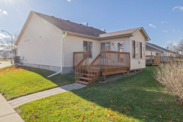 3218 SE Turnberry Drive, Ankeny, IA 50021