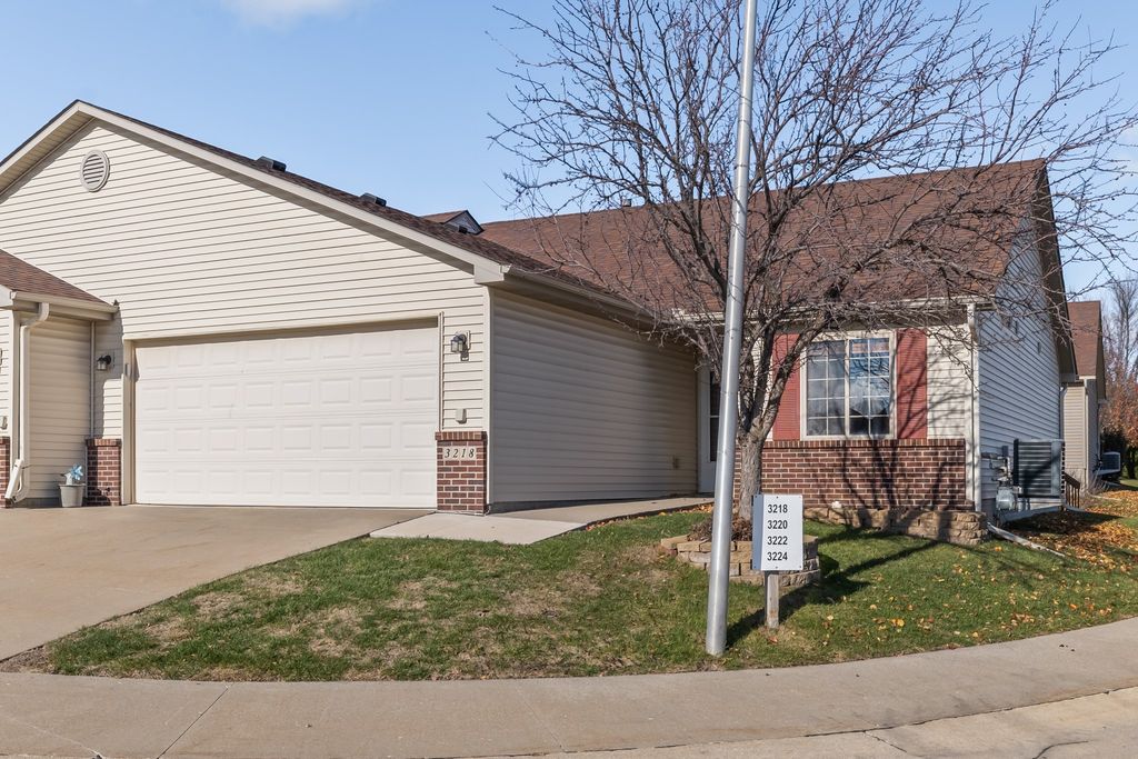 3218 SE Turnberry Drive, Ankeny, IA 50021