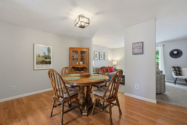 822 Maple Brook Rd 822, Bellingham, MA 02019