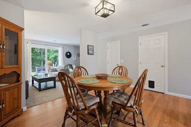 822 Maple Brook Rd 822, Bellingham, MA 02019