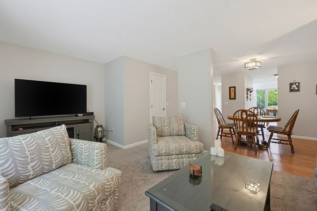 822 Maple Brook Rd 822, Bellingham, MA 02019