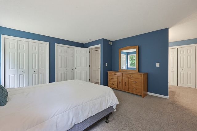 822 Maple Brook Rd 822, Bellingham, MA 02019