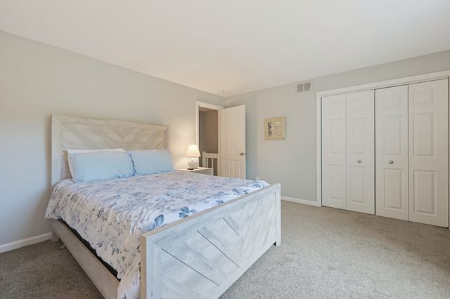 822 Maple Brook Rd 822, Bellingham, MA 02019