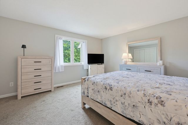 822 Maple Brook Rd 822, Bellingham, MA 02019