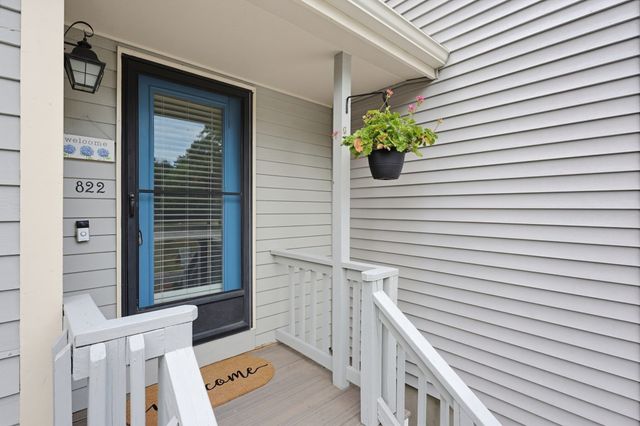 822 Maple Brook Rd 822, Bellingham, MA 02019