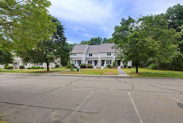 822 Maple Brook Rd 822, Bellingham, MA 02019