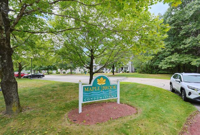 822 Maple Brook Rd 822, Bellingham, MA 02019