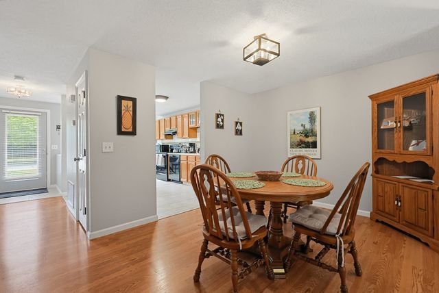 822 Maple Brook Rd 822, Bellingham, MA 02019