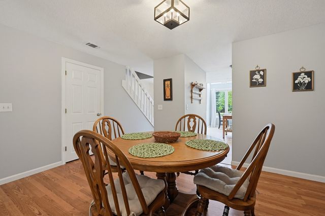 822 Maple Brook Rd 822, Bellingham, MA 02019