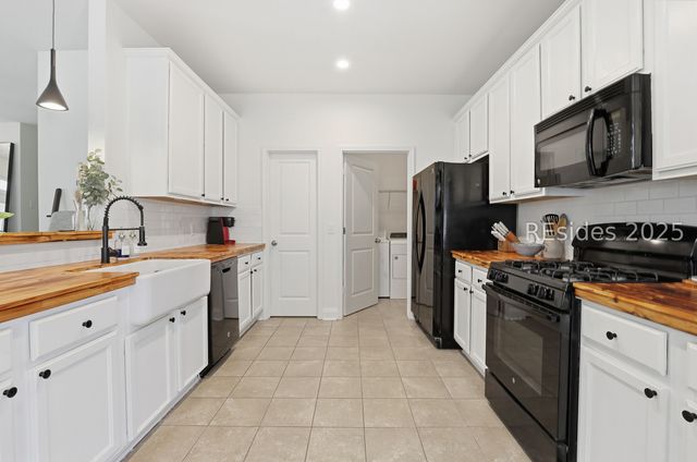 60 Honey Locust Ave, Bluffton, SC 29910