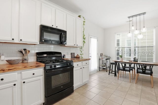 60 Honey Locust Ave, Bluffton, SC 29910