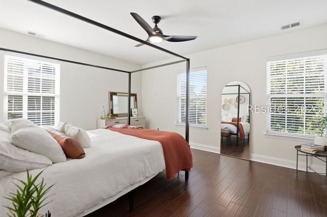 60 Honey Locust Ave, Bluffton, SC 29910