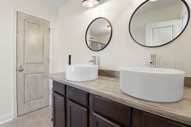 60 Honey Locust Ave, Bluffton, SC 29910