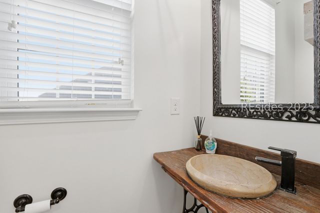 60 Honey Locust Ave, Bluffton, SC 29910