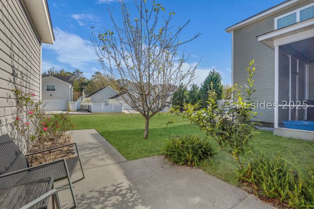 60 Honey Locust Ave, Bluffton, SC 29910