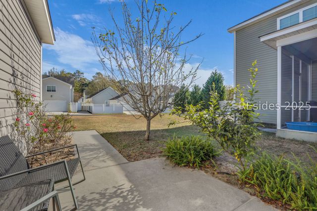 60 Honey Locust Ave, Bluffton, SC 29910