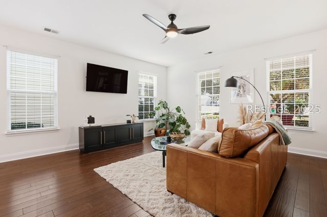 60 Honey Locust Ave, Bluffton, SC 29910