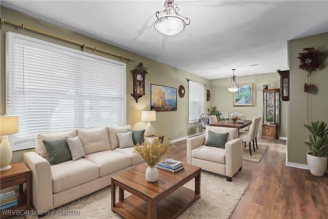8611 Royal Ridge Drive, Fort Smith, AR 72903