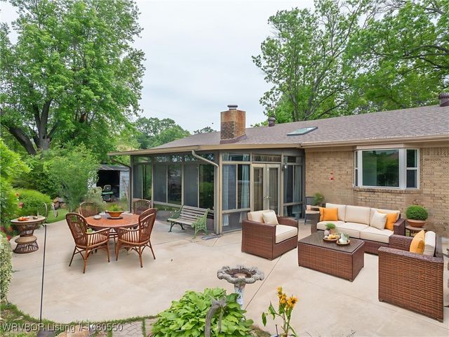 8611 Royal Ridge Drive, Fort Smith, AR 72903