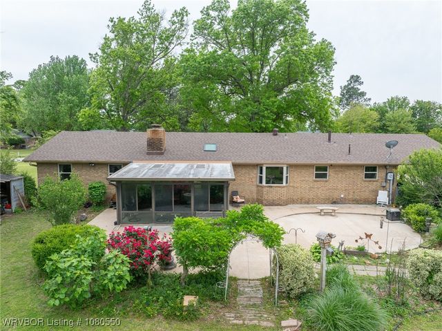 8611 Royal Ridge Drive, Fort Smith, AR 72903