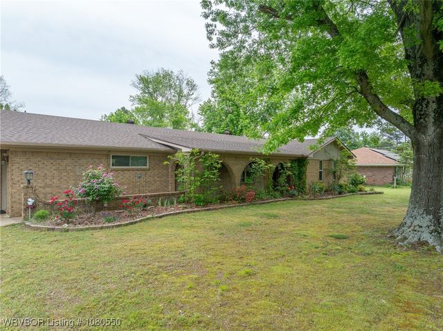 8611 Royal Ridge Drive, Fort Smith, AR 72903