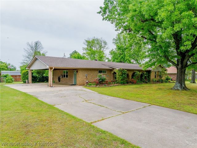 8611 Royal Ridge Drive, Fort Smith, AR 72903
