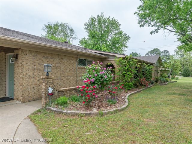 8611 Royal Ridge Drive, Fort Smith, AR 72903