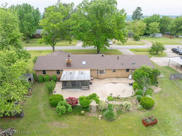 8611 Royal Ridge Drive, Fort Smith, AR 72903