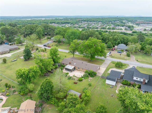 8611 Royal Ridge Drive, Fort Smith, AR 72903