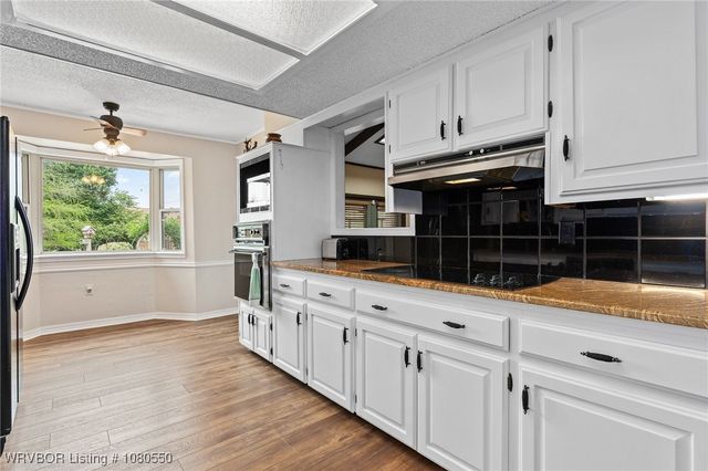 8611 Royal Ridge Drive, Fort Smith, AR 72903