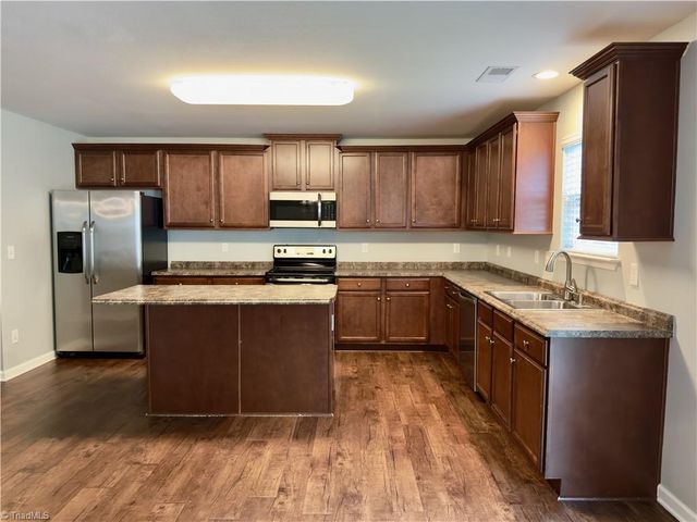 1734 Klompen Road, Kernersville, NC 27284