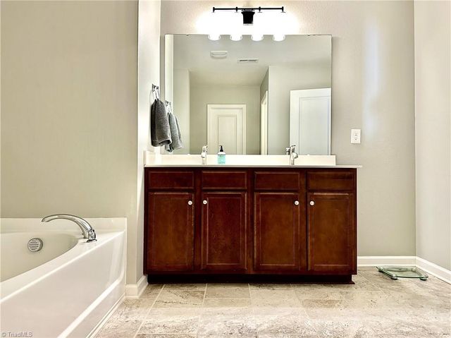 1734 Klompen Road, Kernersville, NC 27284