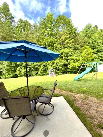 1734 Klompen Road, Kernersville, NC 27284