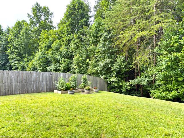 1734 Klompen Road, Kernersville, NC 27284