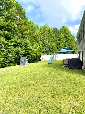 1734 Klompen Road, Kernersville, NC 27284