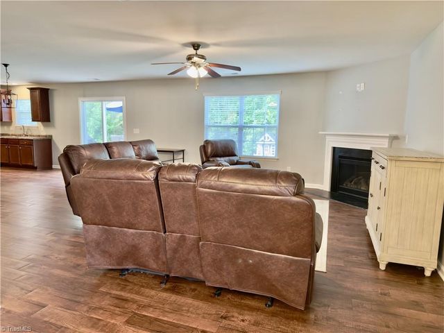 1734 Klompen Road, Kernersville, NC 27284