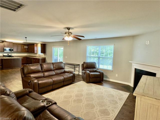 1734 Klompen Road, Kernersville, NC 27284