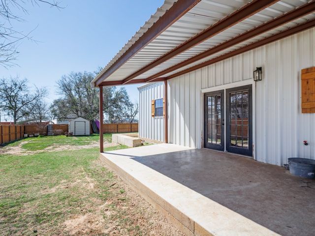 206 N 8th Street, Santa Anna, TX 76878