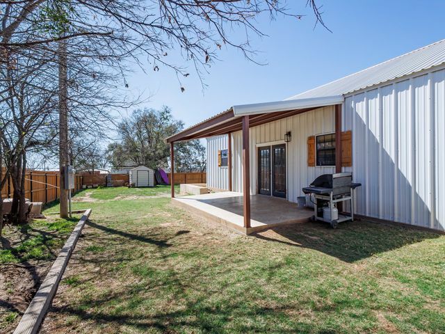 206 N 8th Street, Santa Anna, TX 76878